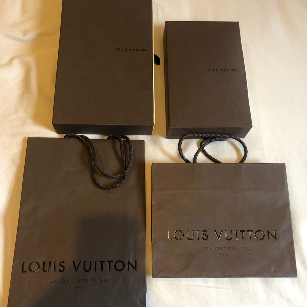 Bundle of 4 LV boxes and bags